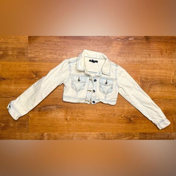 DKNY Cropped Denim Jean Jacket White Light Wash Women’s size medium - Picture 2 of 5